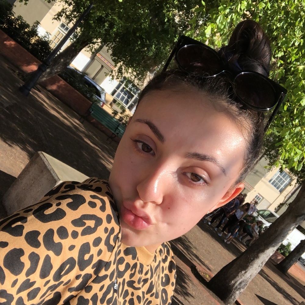 Meet your Posher, Gabrielle